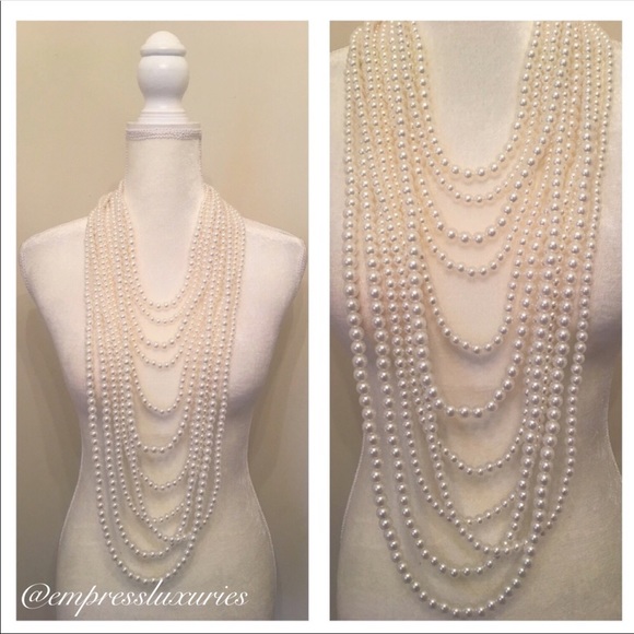 Jewelry - Strands of Pearls Necklace✨✨